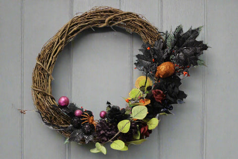 Spooky Greeting Halloween Wreath