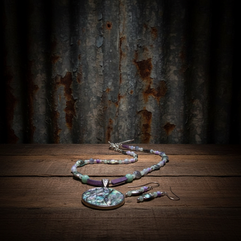 Outrageously Millie Abalone Trishell Pendant Jewelry Set