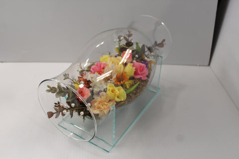 Red Brick Wreaths – Floral Glass Centerpiece