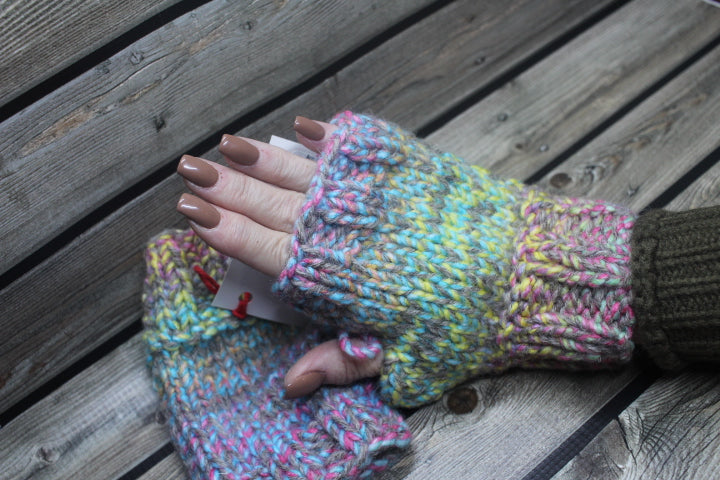 Pastel & Tan Fingerless Mitts Size OSFA Acrylic Knitted Gloves