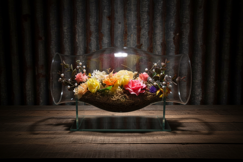 Red Brick Wreaths – Floral Glass Centerpiece