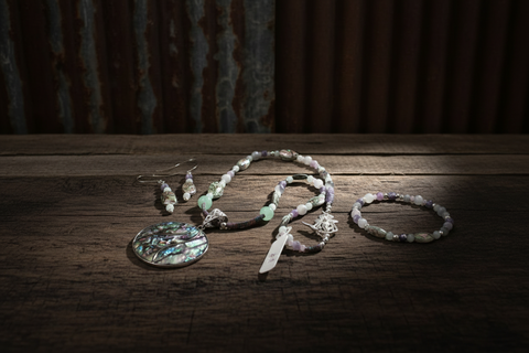 Outrageously Millie Abalone Trishell Pendant Jewelry Set