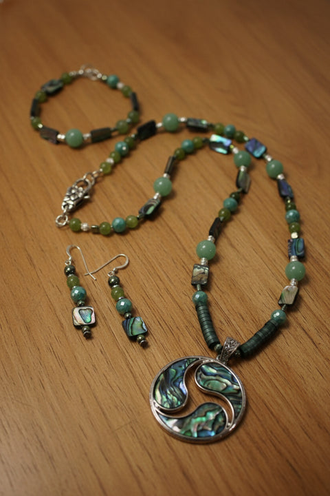 Outrageously Millie Abalone Trishell Pendant Jewelry Set