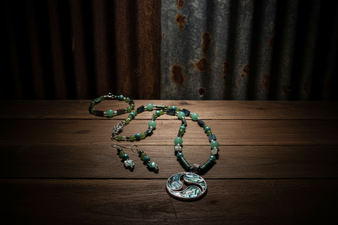 Outrageously Millie Abalone Trishell Pendant Jewelry Set