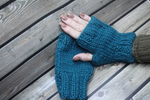 Load image into Gallery viewer, Teal Fingerless Mitts Size OSFA Acrylic Knitted Gloves
