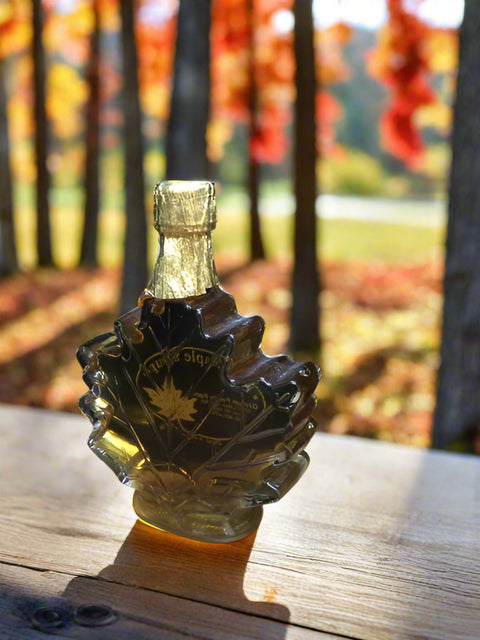 8.45 Fluid oz Large Glass Leaf Pure Maple Syrup - Amber